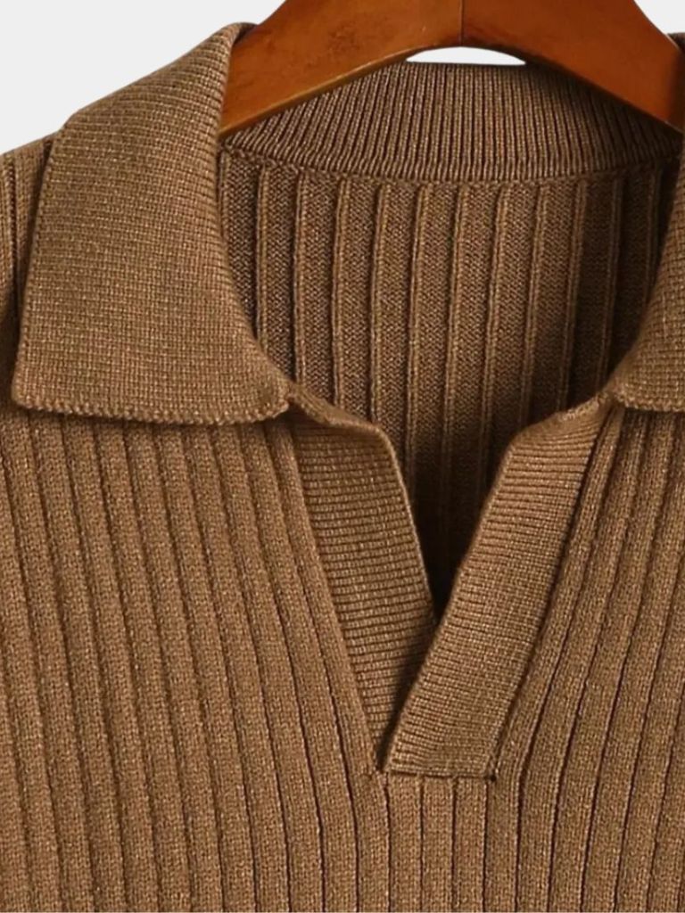 Gerippter V-Ausschnitt Pullover - Cross & Crown